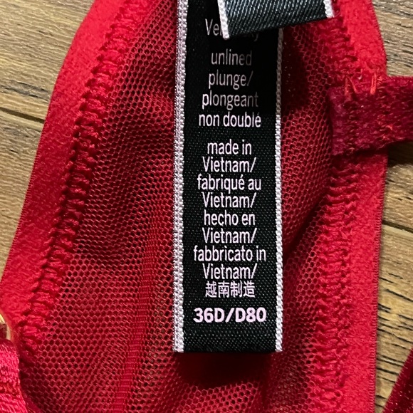 Victoria's Secret Red Lace Bra - Picture 2 of 2